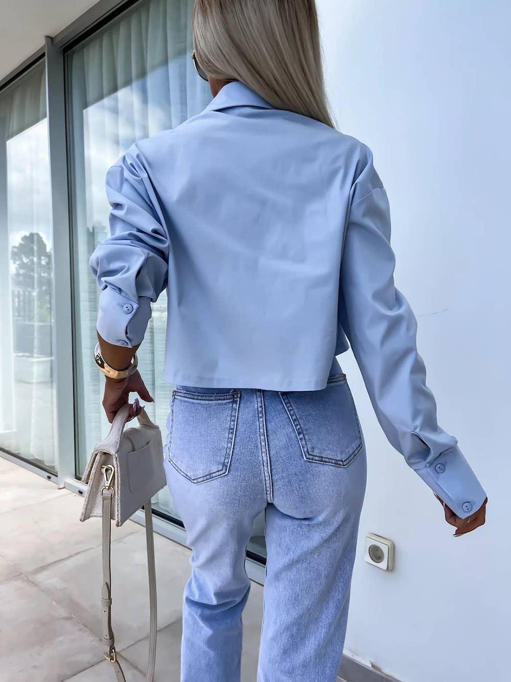 Solid-color bat-sleeved loose short shirt