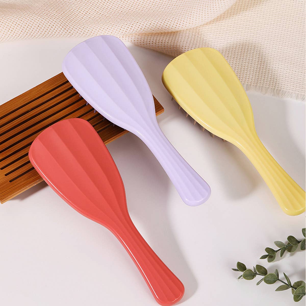 NEW GINKGO LEAF MASSAGER COMB