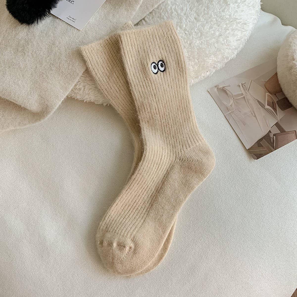 MID-TUBE SMALL EYE THICK WARM STACKED SOCKS