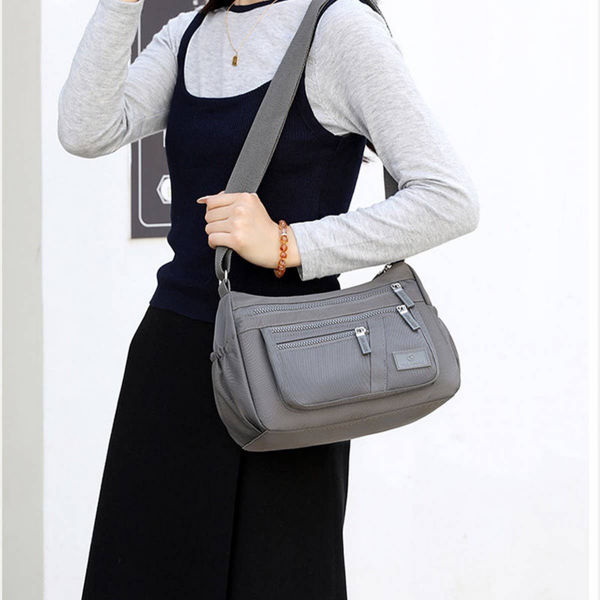 LARGE CAPACITY MULTI-COMPARTMENT SHOULDER BAG_CWASC1780