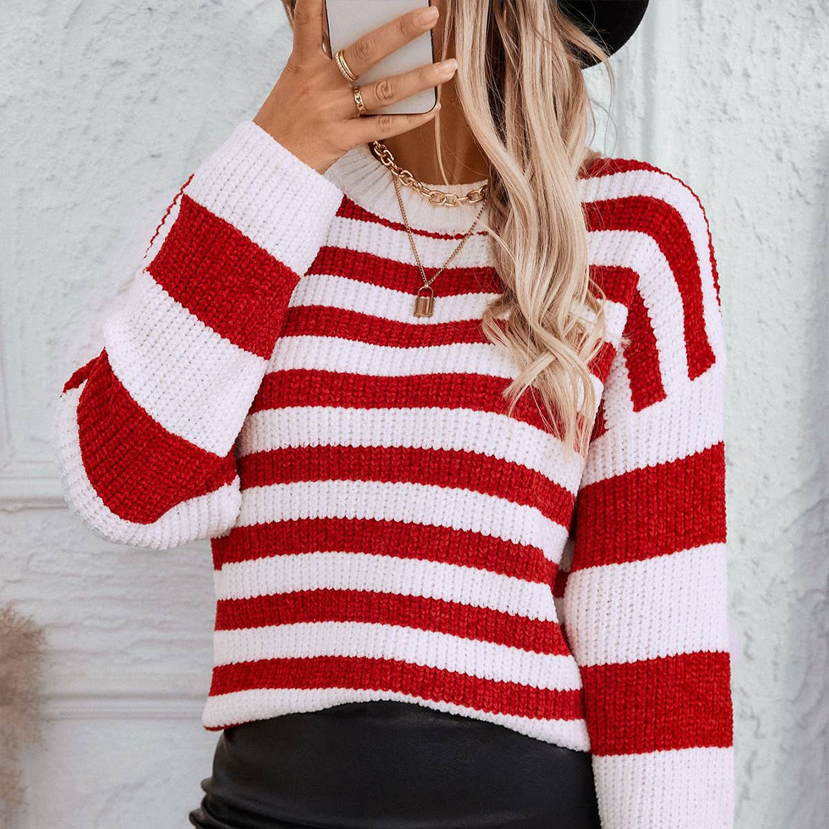 Stylish striped color-matching chenille pullover
