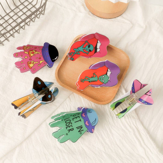 CWAHA1611_HALLOWEEN ALIEN SPACESHIP HAIR CLAW CLIP