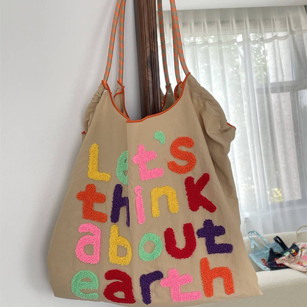 CWAB5800_LARGE CAPACITY EMBROIDERED CANVAS SHOULDER BAG