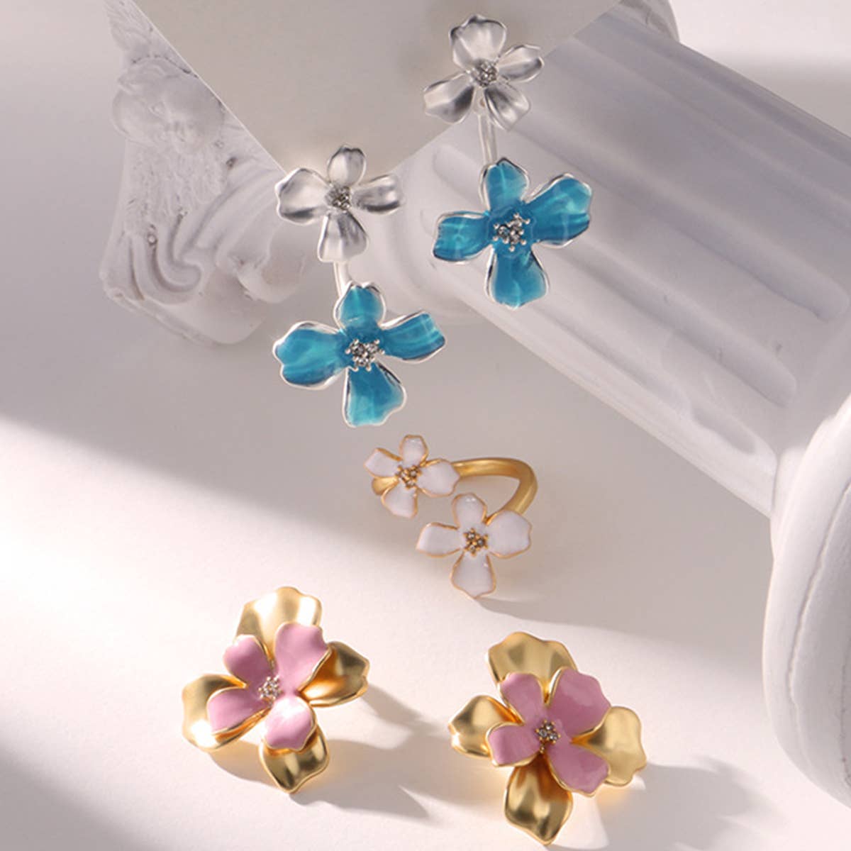 FLOWER DESIGN EARRINGS