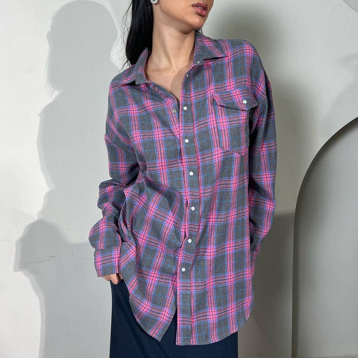 VINTAGE LOOK WITH LAPEL BAGGY PLAID SHIRT