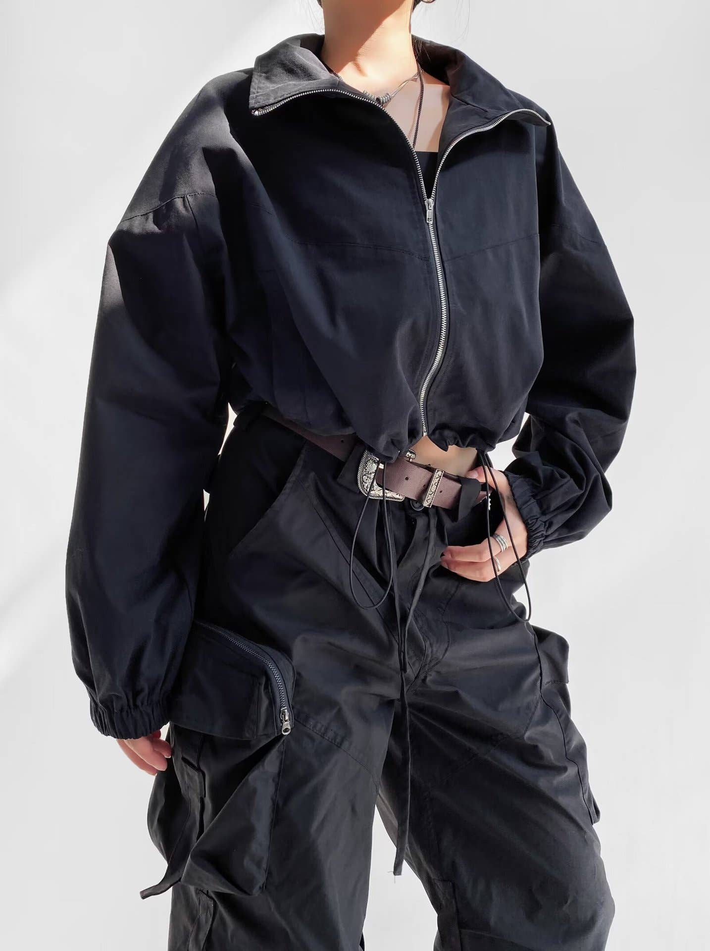 Stand-up collar zipper waist-cinching jacket