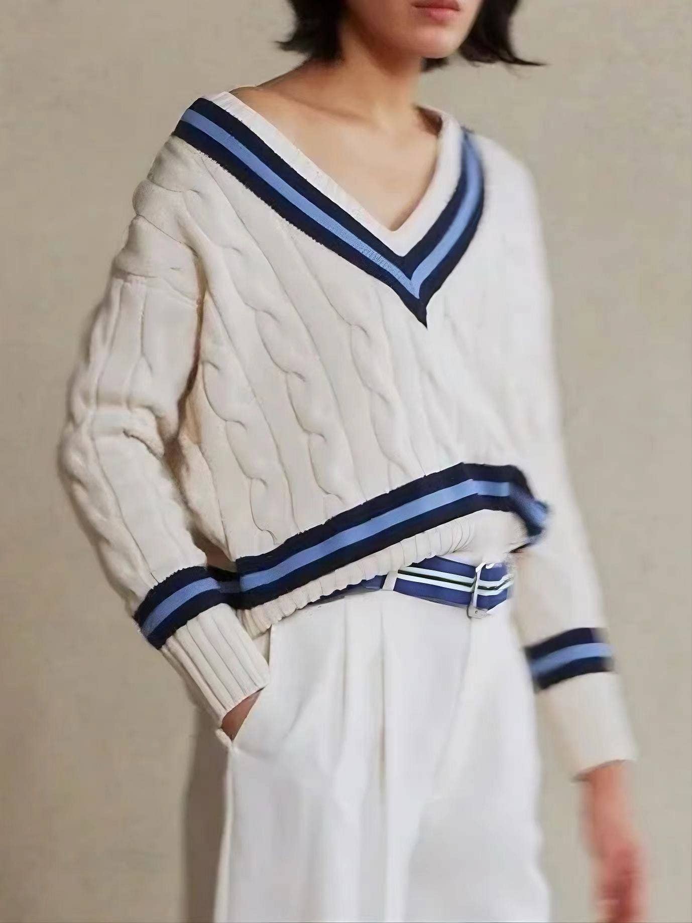 SLOUCHY STREET TWIST V-NECK SWEATER KNIT