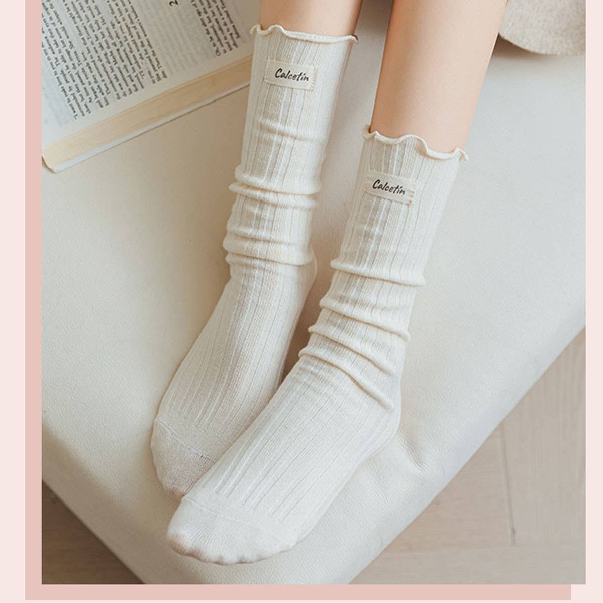 WOMEN  FLOWER  EAR EDGE LONG CREW SOCKS