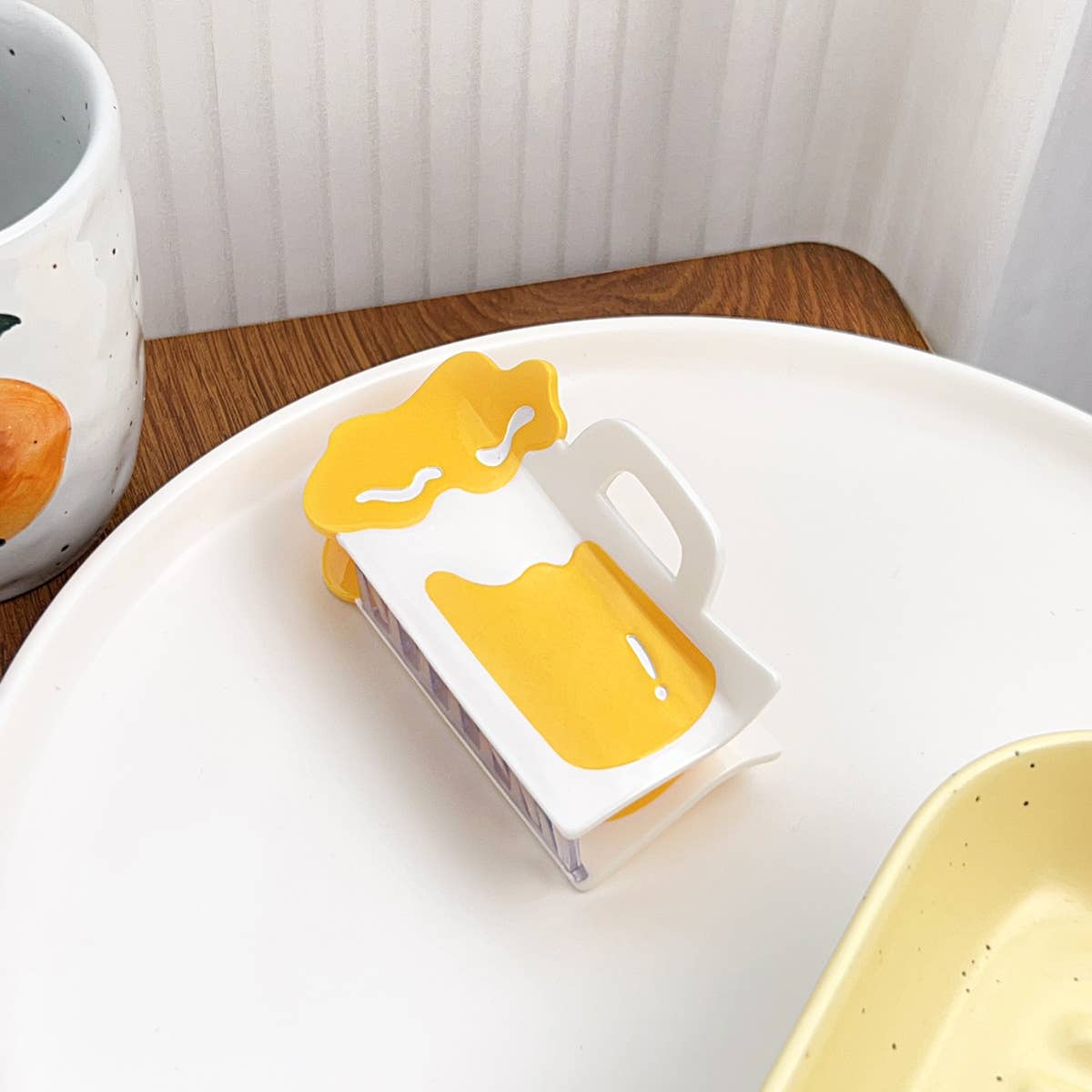 Summer fruit hamburger with acetic acid hair clip