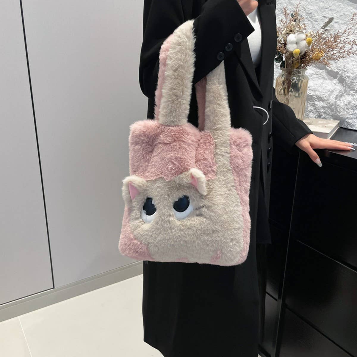 WINTER CAT CARTOON PATCHWORK EMBROIDERY PLUSH BAG_CWAB3916