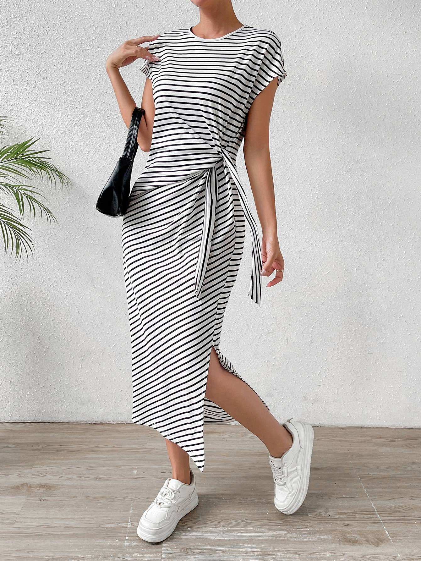 Striped slim-fit waist slimming round neck dress