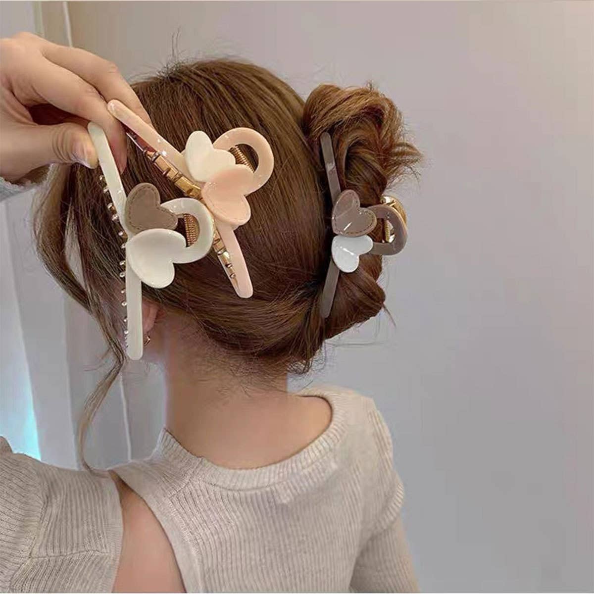 SWEET AND VERSATILE HEART HAIRPIN