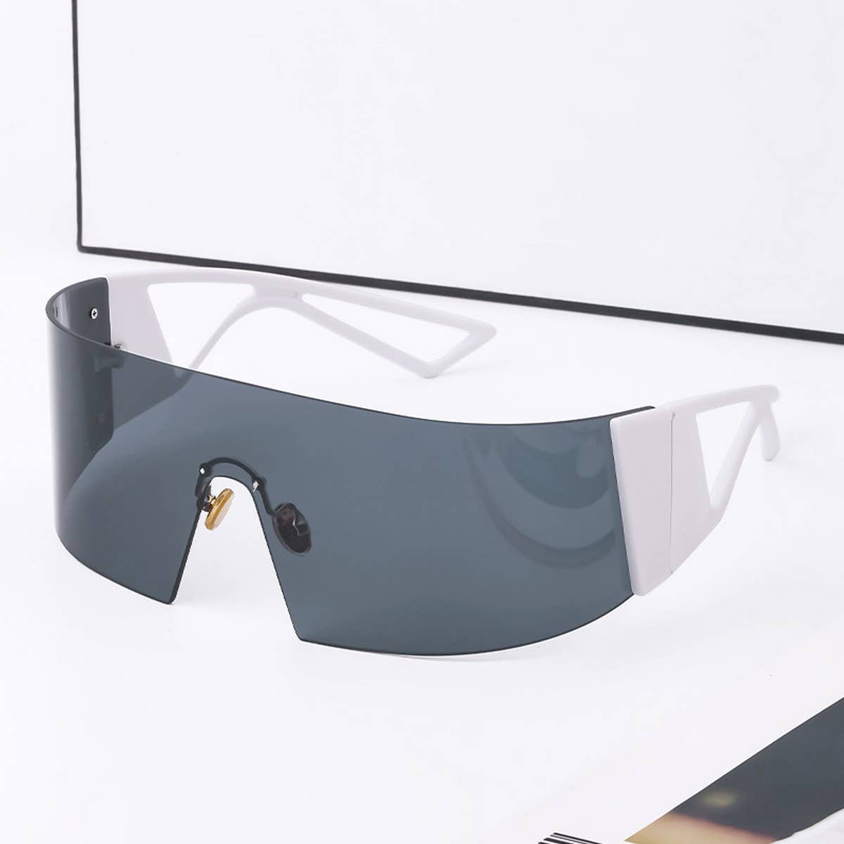 ONE LENS SUNGLASSES LARGE FRAME SPORTS SUNGLASSES_CWASG0582