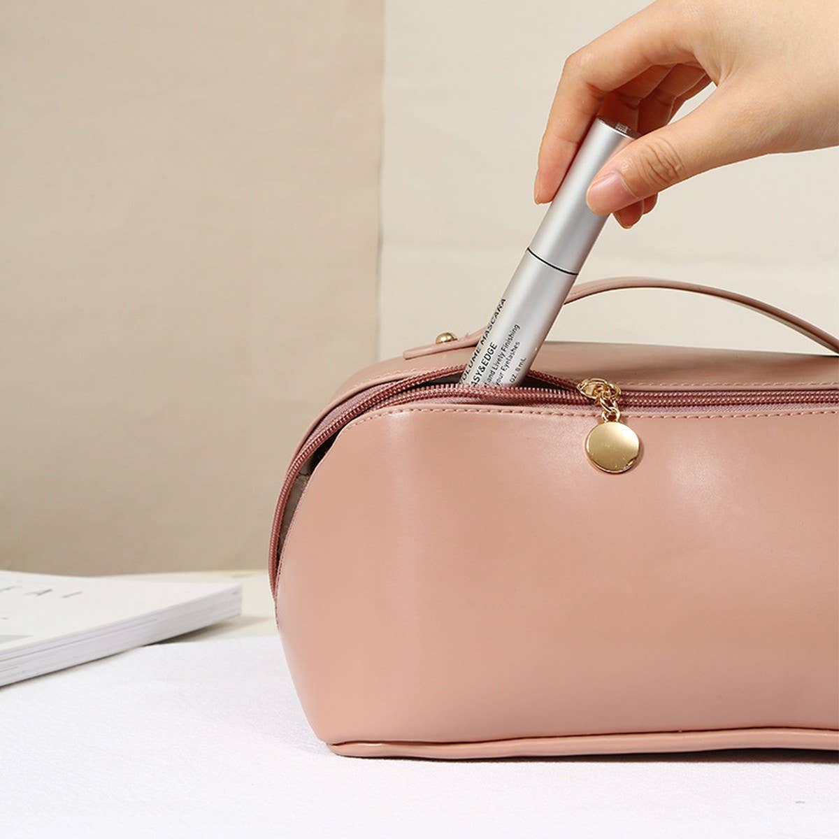 WOMEN FASHION SIMPLE PORTABLE COSMETIC BAG_CWAB2629