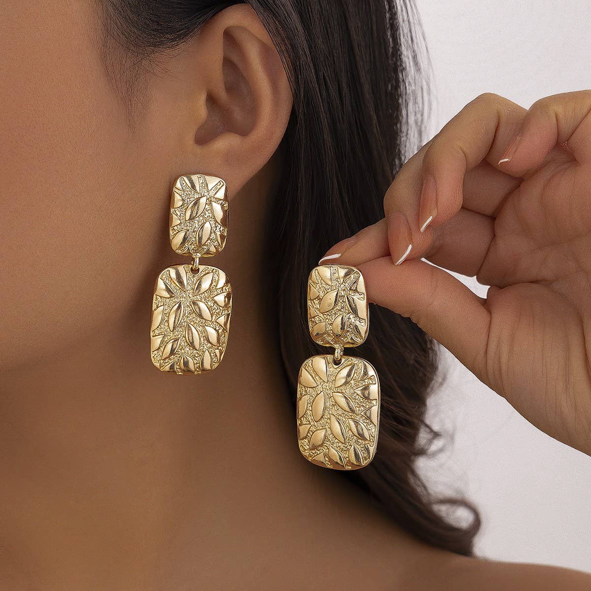 FASHION PERSONALITY COOL STYLE PLEATED EARRINGS_CWMM3197