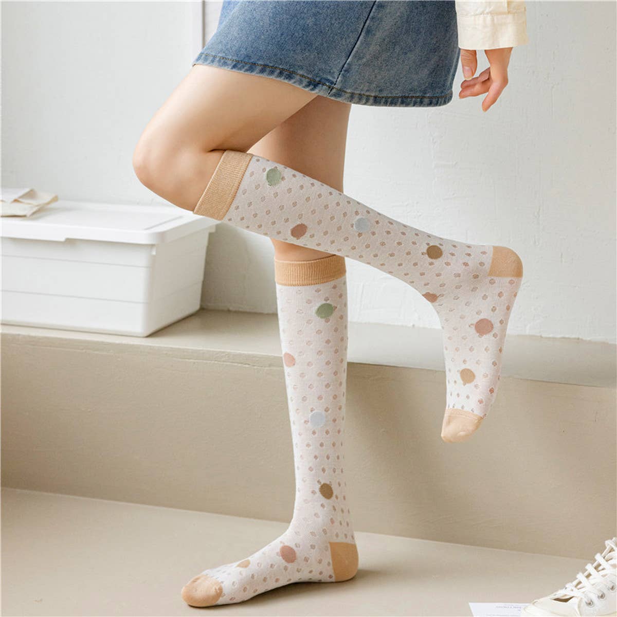RETRO COLOR-BLOCKED BREATHABLE MID-CALF SOCKS_CWMS0648