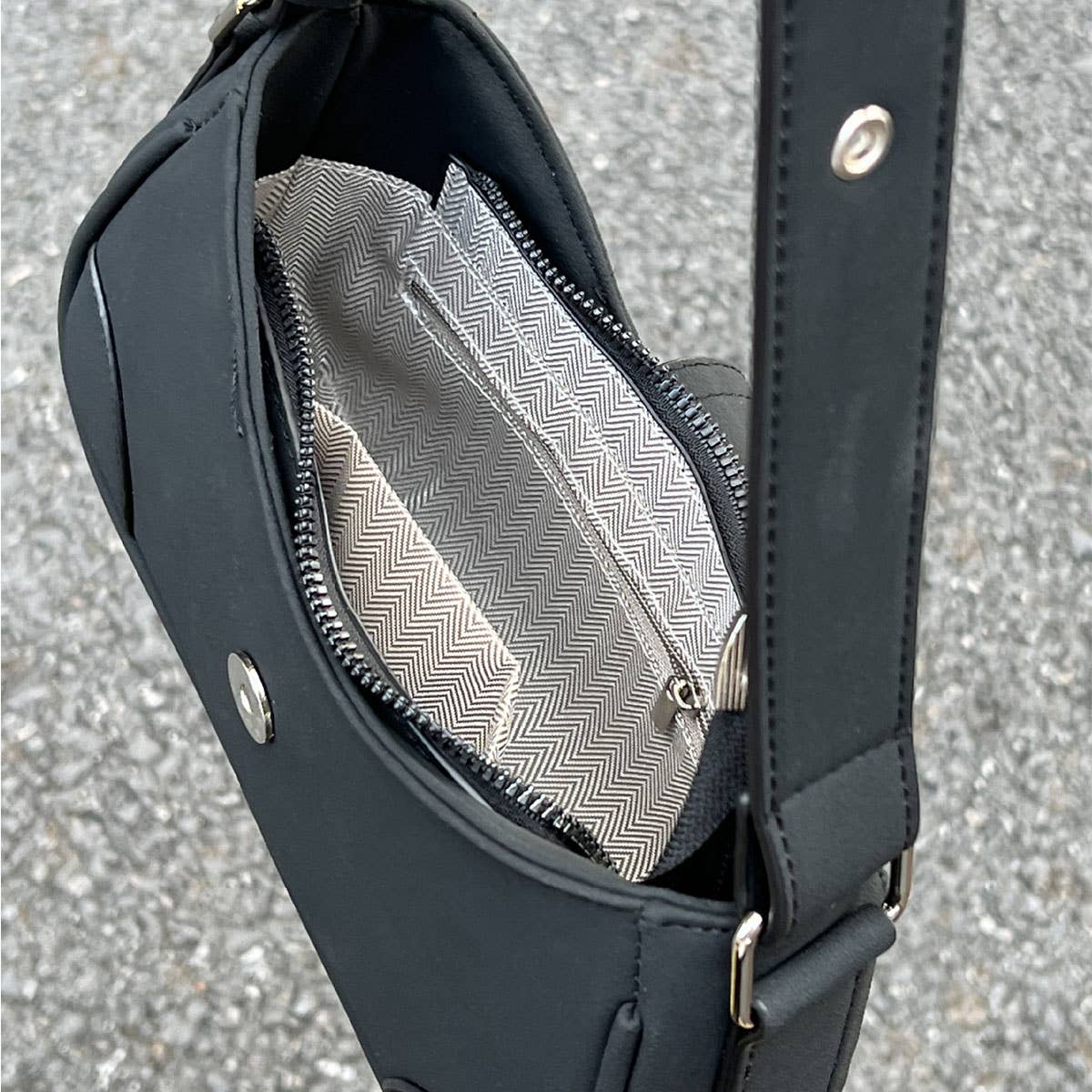 RETRO UNDERARM PORTABLE MESSENGER BAG_CWAB0968