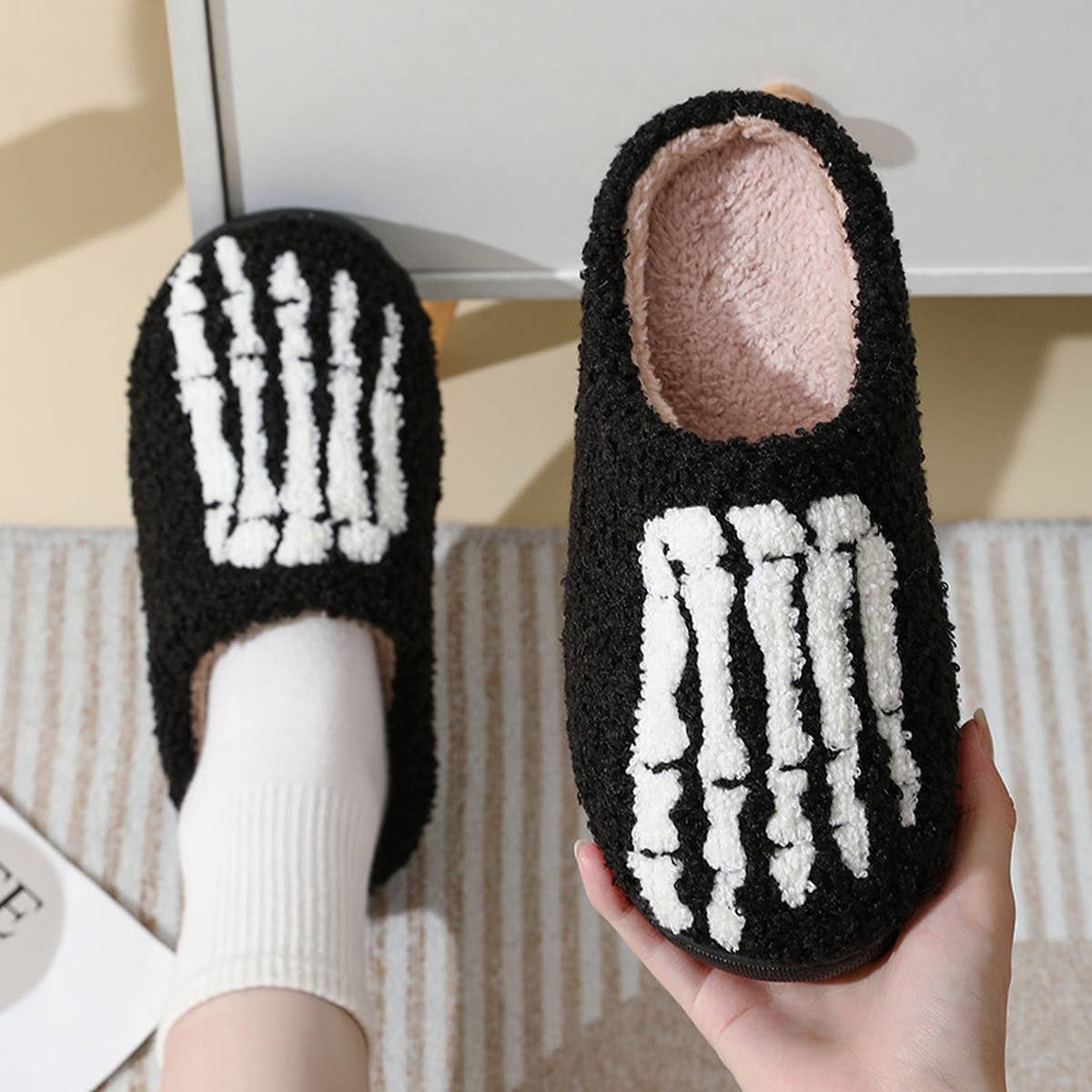 HALLOWEEN SKELETON HAND COTTON SLIPPERS