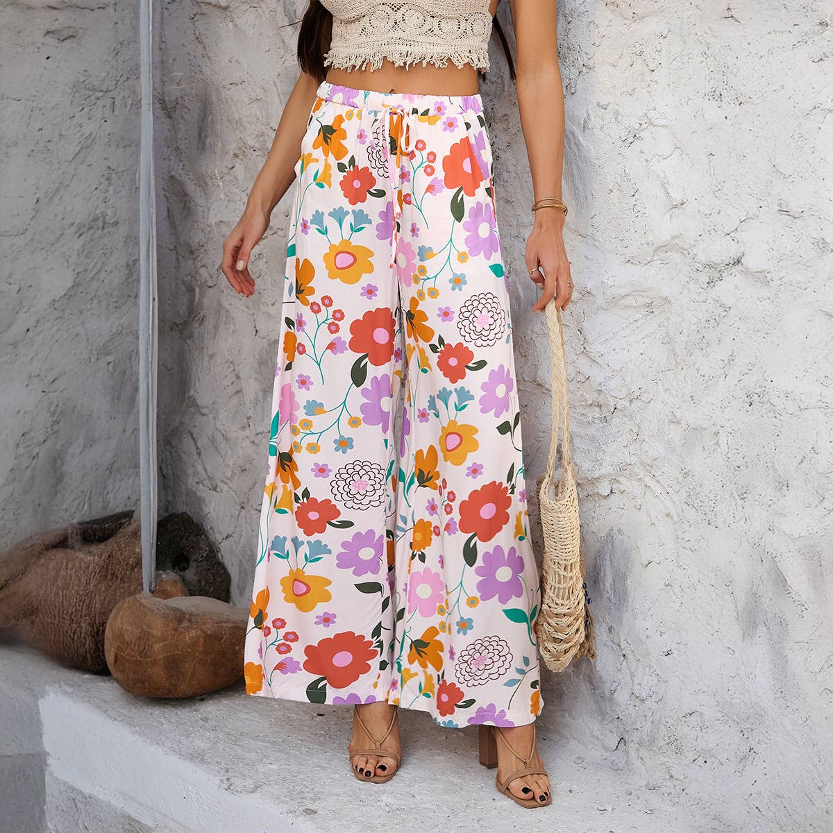 Pomesian holiday print straight leg pants