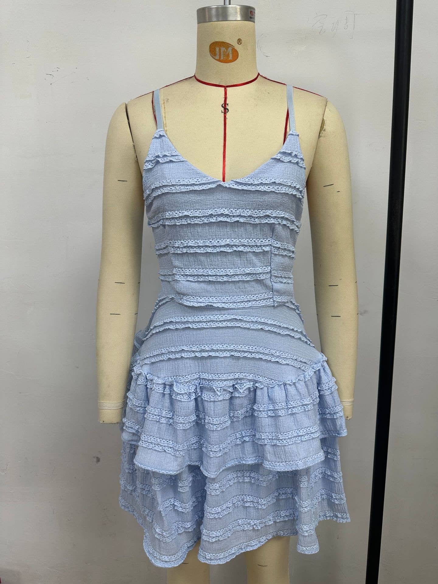 Solid-colored backless sexy halter lace dress