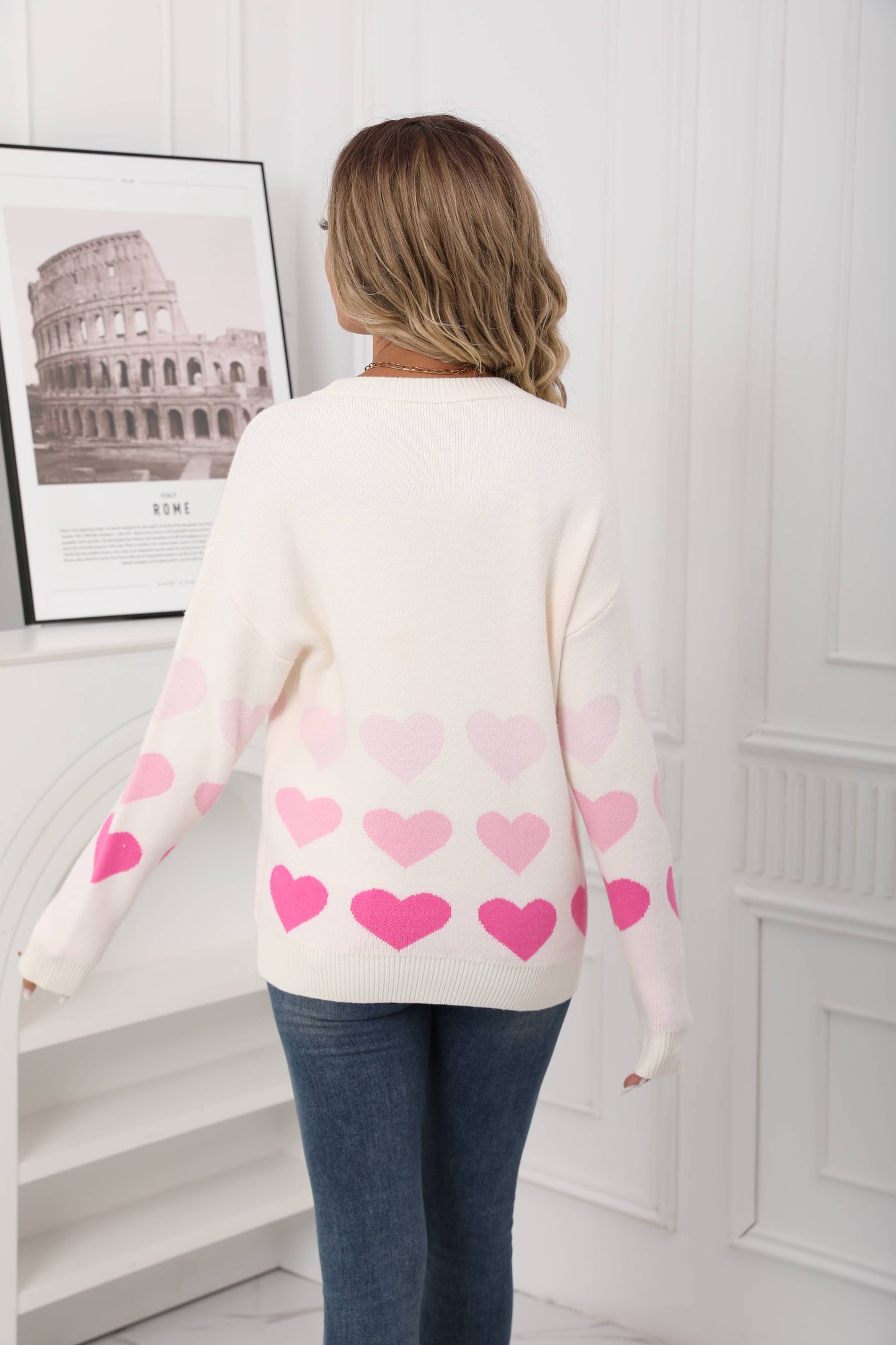 Round-neck knitted gradient heart sweater