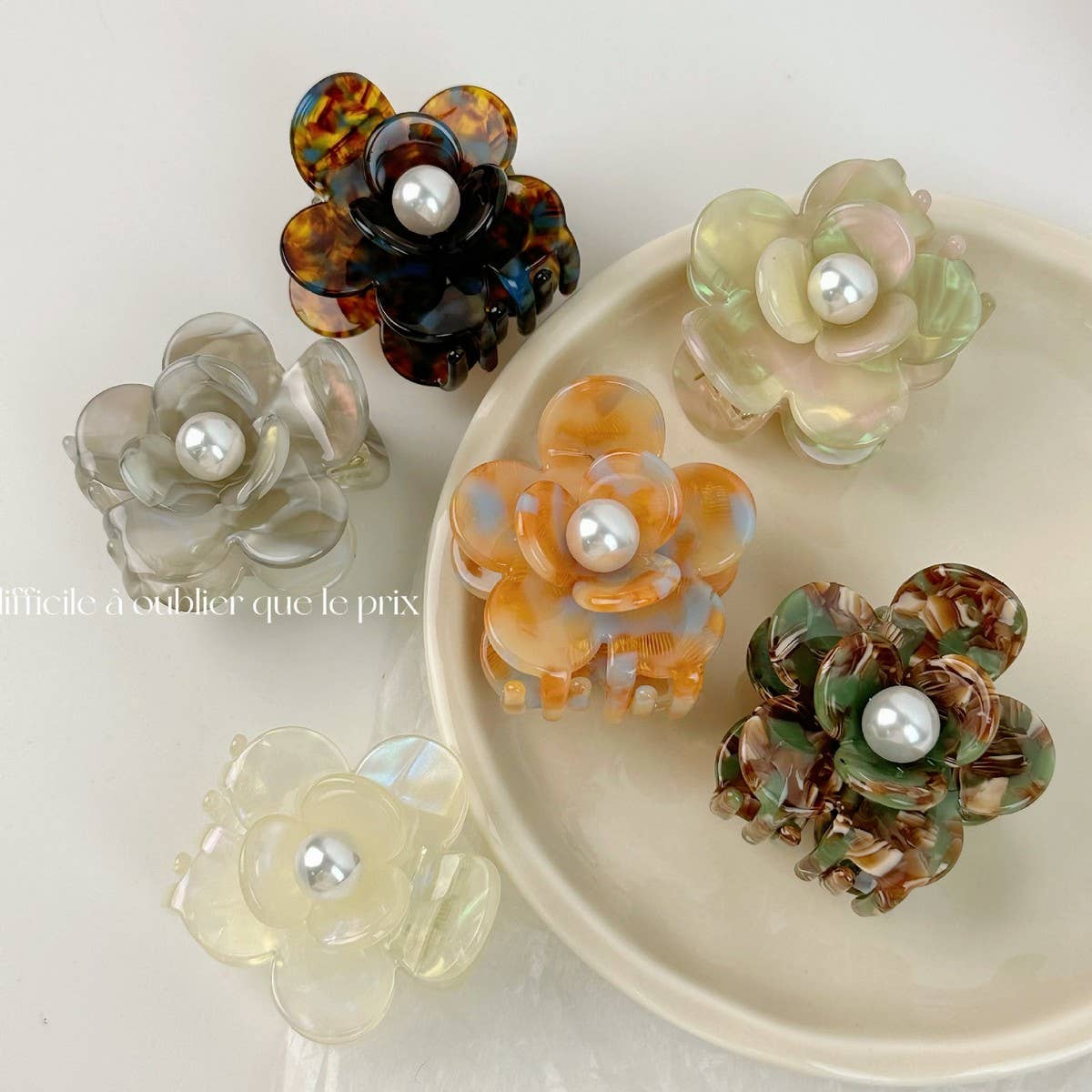 Medium double pearl flower clip with acetic acid texture