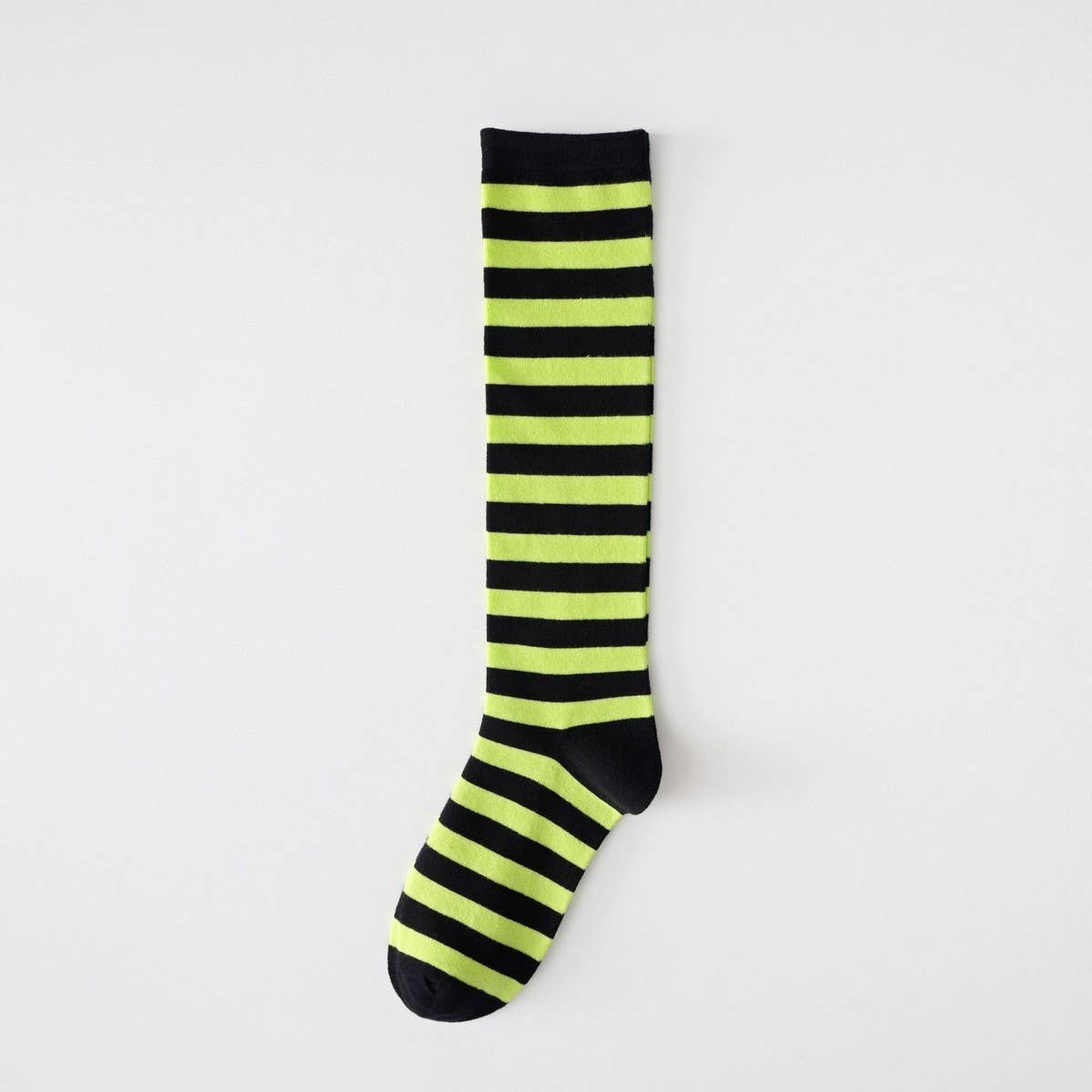 SWEET BONELESS SLIM BLACK STRIPED KNEE-HIGH SOCKS
