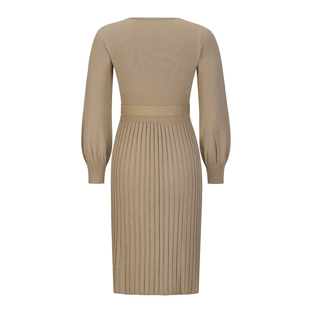 Fitted pleated mid-length knitted dress