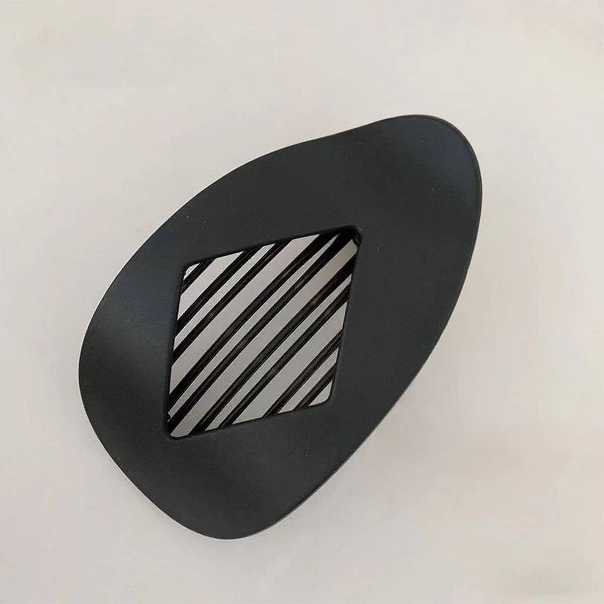 CWAHA07405_OVAL DIAMOND FLAT DUCKBILL HAIR CLIP