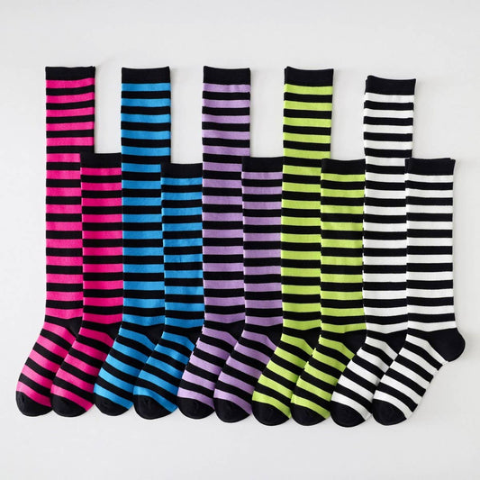 SWEET BONELESS SLIM BLACK STRIPED KNEE-HIGH SOCKS
