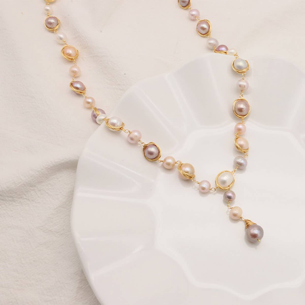 HIGH-GRADE FRESHWATER PEARL SWEATER NECKLACE