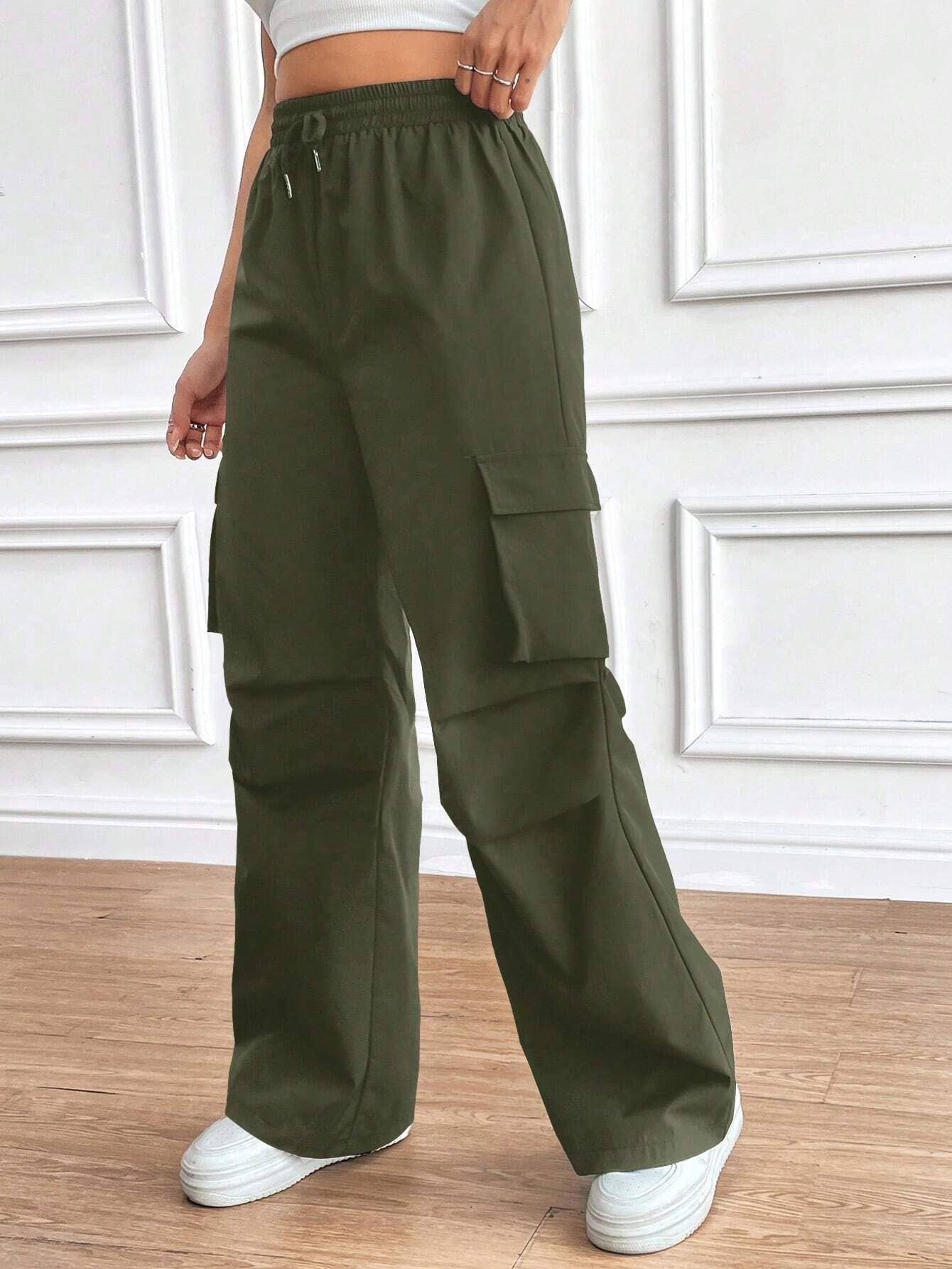 Elastic waist high-waisted baggy cargo pants