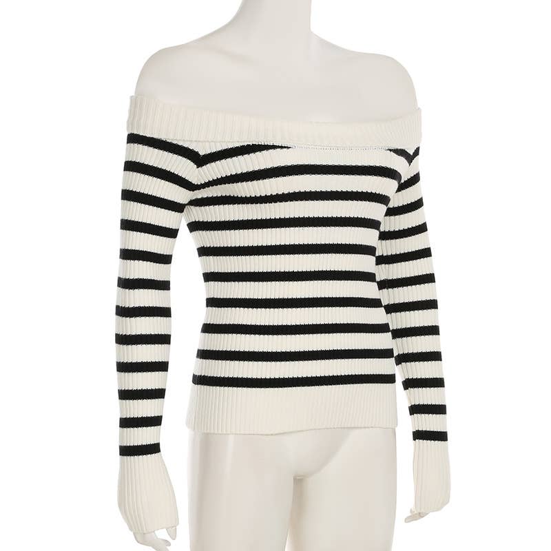 SLOUCHY SWEATER CONTRASTING LINE NECK AND STRIPES
