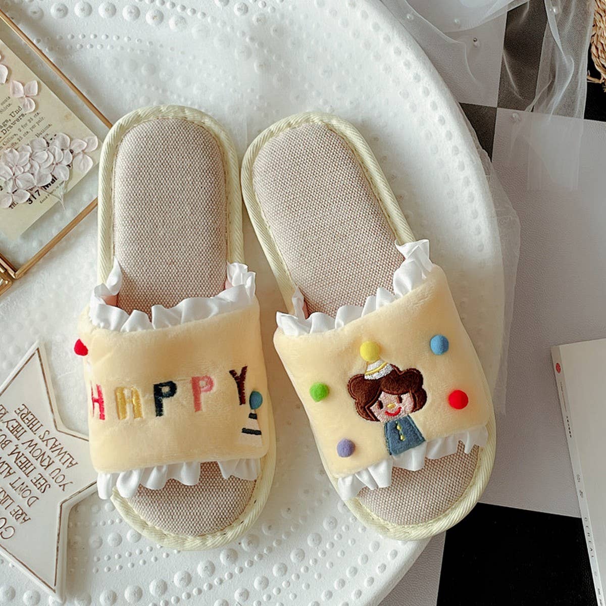 EMBROIDERED LITTLE GIRL LINEN SLIPPERS FOR WOMEN