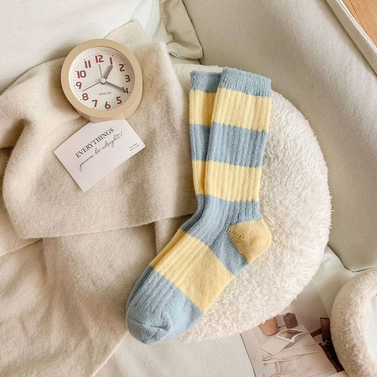 AUTUMN AND WINTER WARM STRIPED MID-CALF SOCKS_CWMS1065