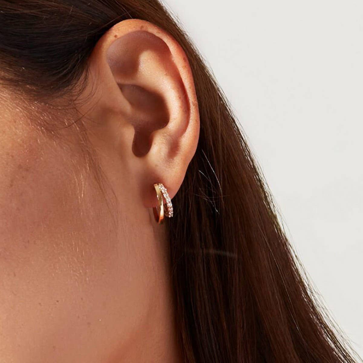 HOLLOW MODERN WOMEN DOUBLE HOOP EARRINGS