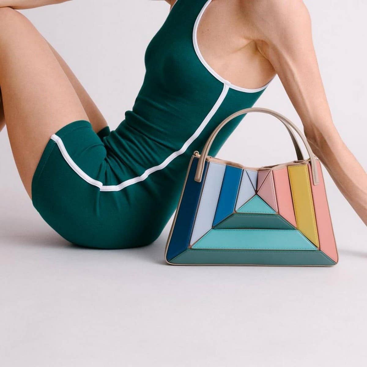 CONTRAST COLOR PATCHWORK DRAWSTRING HANDBAG_CWAB1928