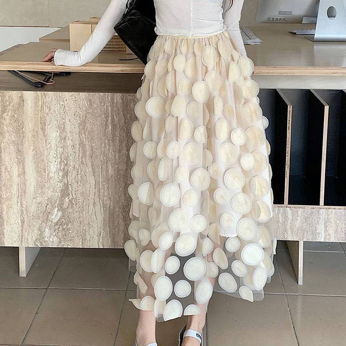 THREE-DIMENSIONAL FLORAL TULLE MESH SKIRT
