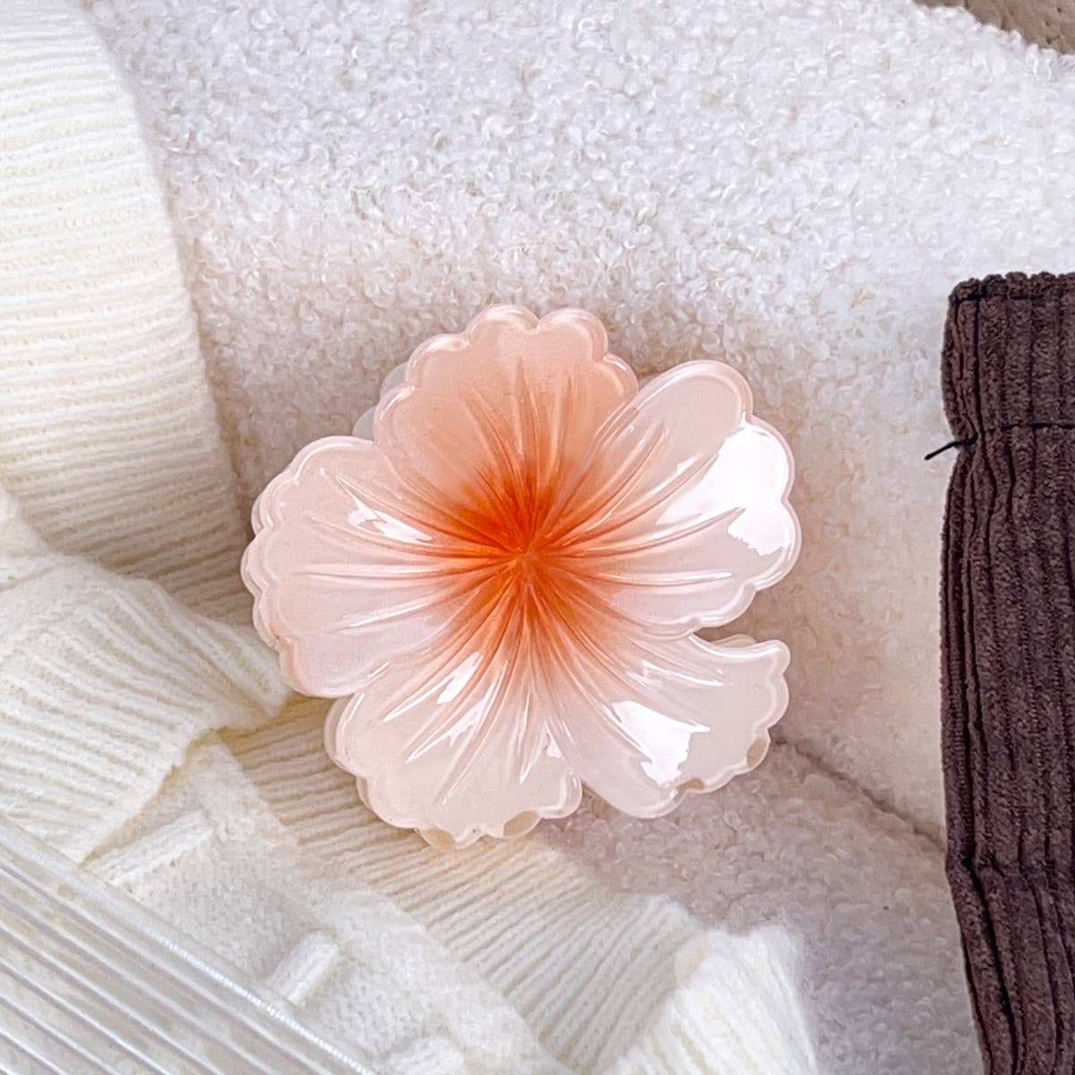 Summer wavy flower hair clip for seaside vacation