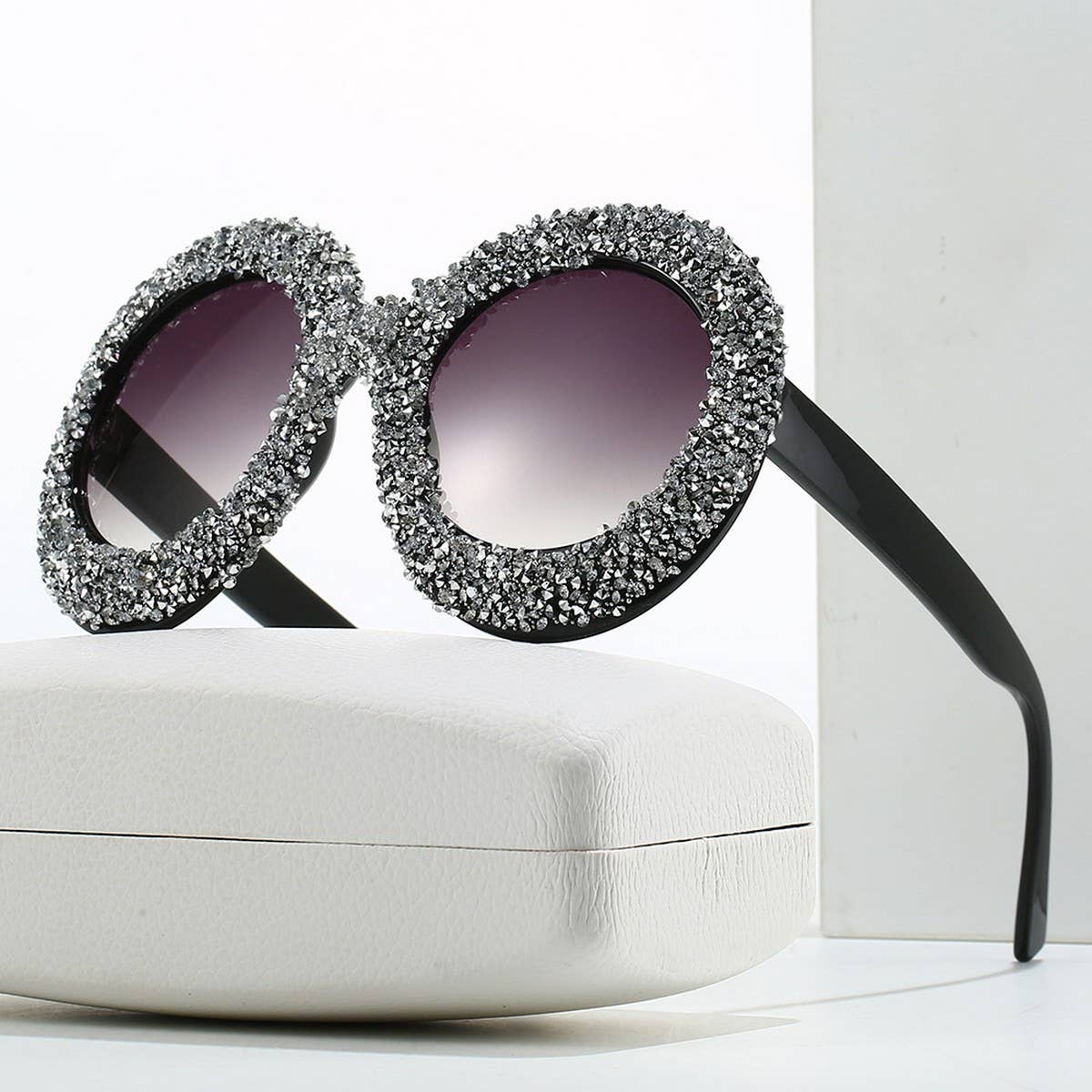 LARGE FRAME OVAL RHINESTONE SUNGLASSES