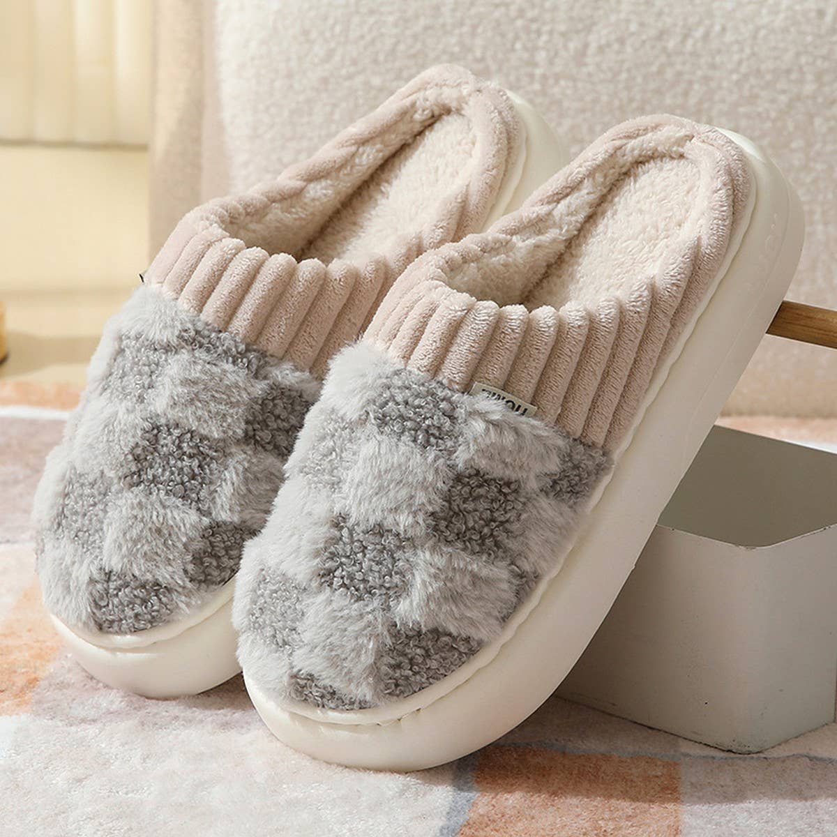Checkered Fuzzy Warm Slippers ??Cozy & Stylish_CWSHS0270