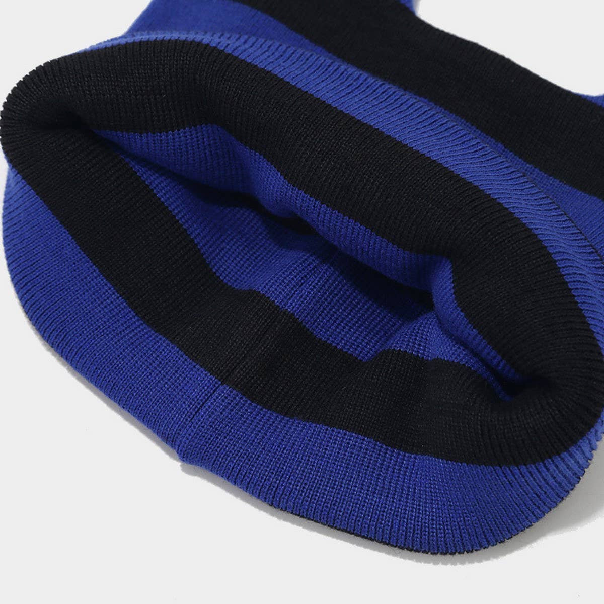 ARTISTIC RETRO STRIPED COW EAR KNITTED HAT_CWAH2127