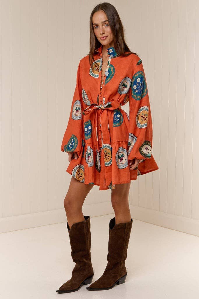 Fashionable elegant waist-cinching shirt dress