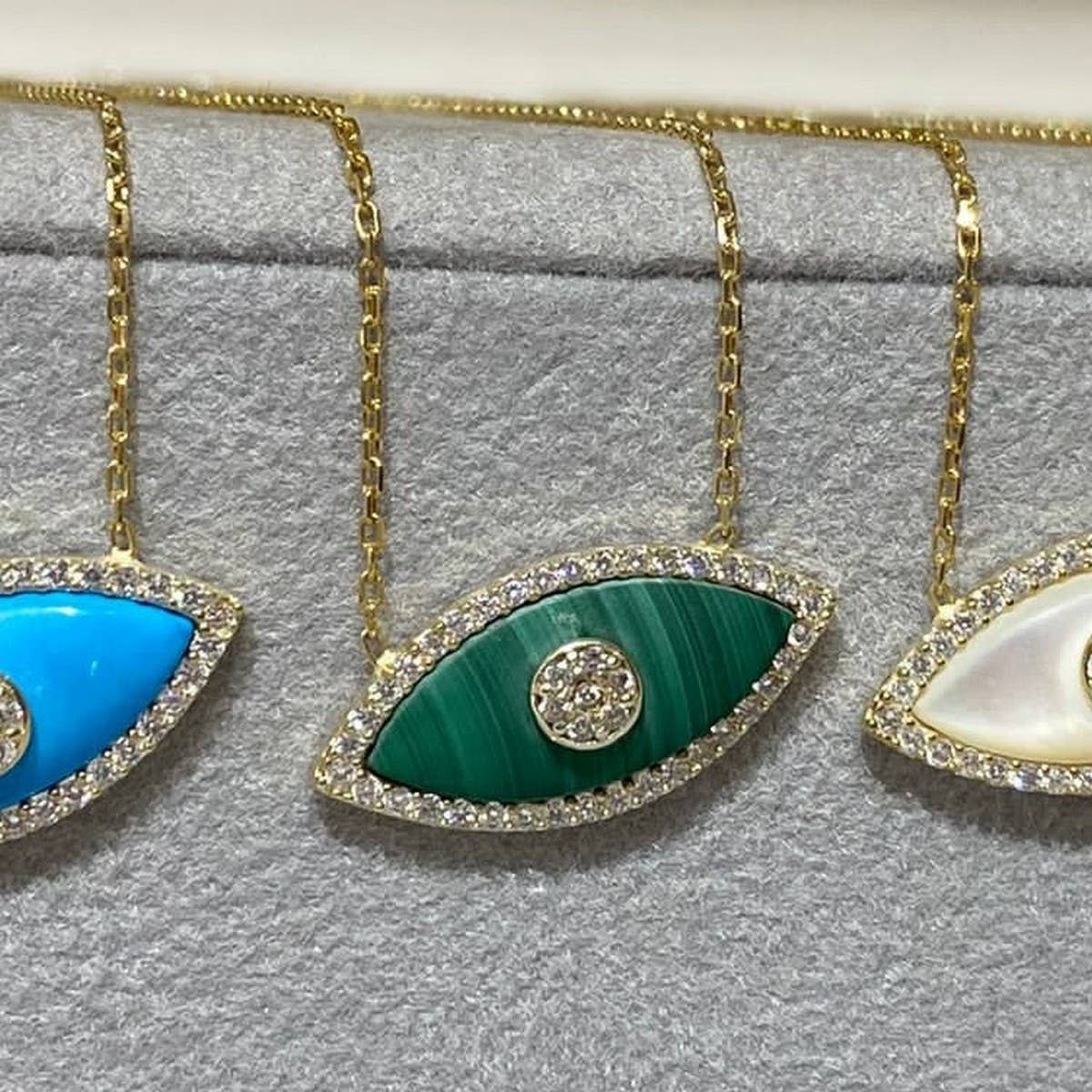 FASHIONABLE DEVIL'S EYE ZIRCON CLAVICLE NECKLACE