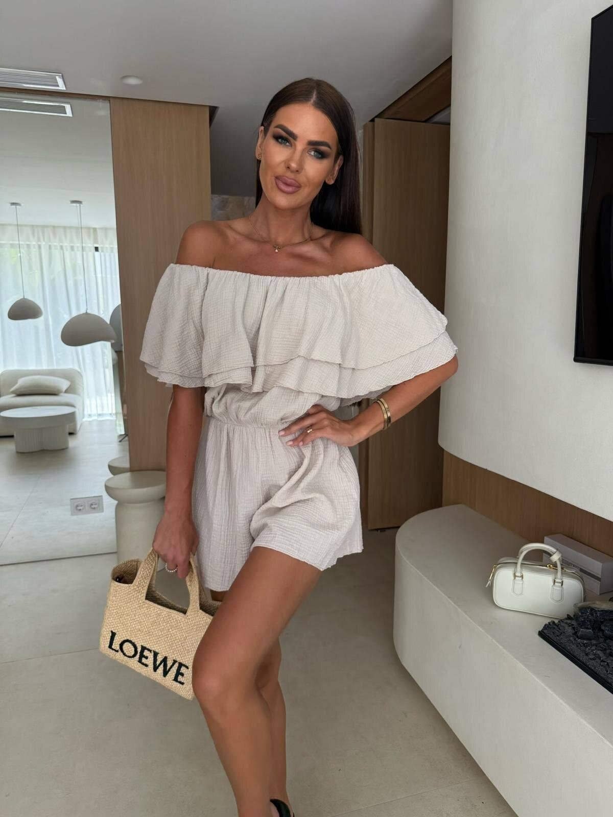 Solid color ruffled one-shoulder short jumpsuit