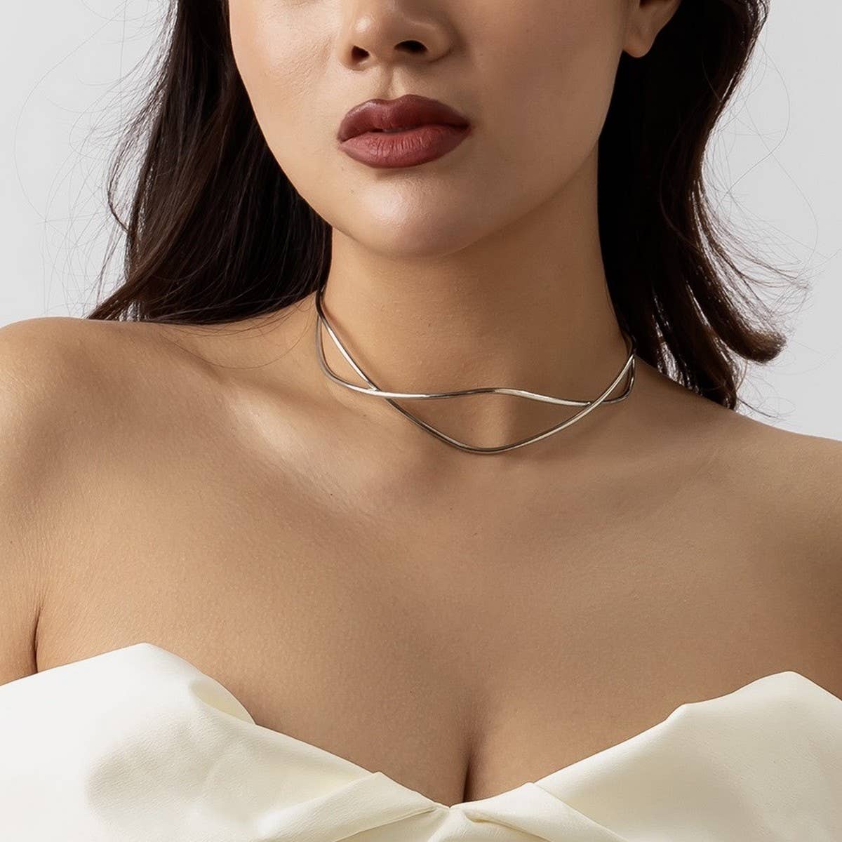 FASHIONABLE HIGH-END CROSS OUTLINE NECKLACE