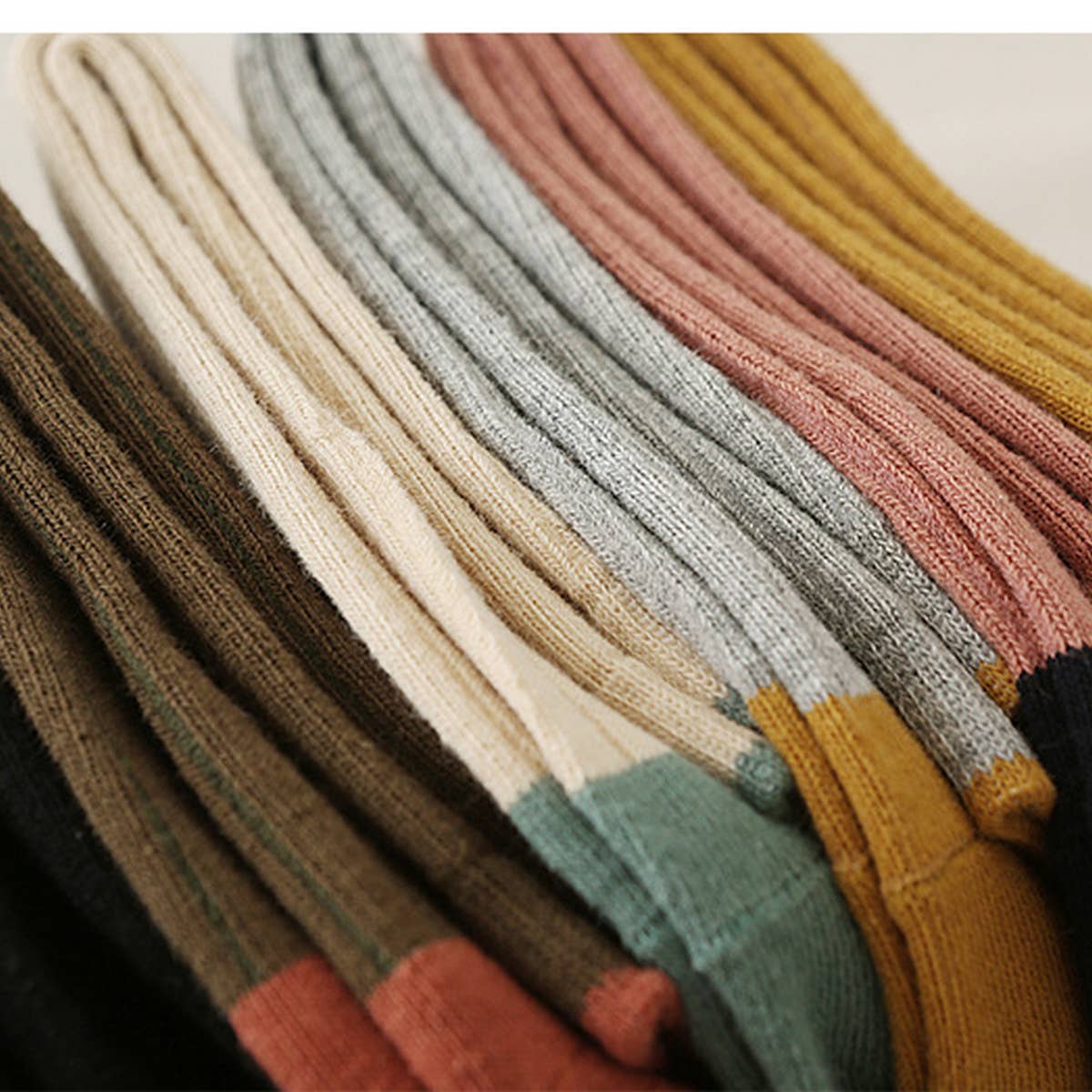 WOMEN SOLID COLOR MATCHING SOCKS