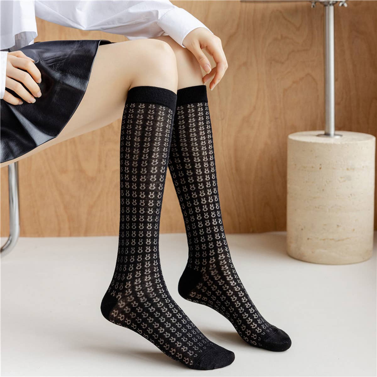 HOLLOW JACQUARD MIDDLE-CALF SOCKS