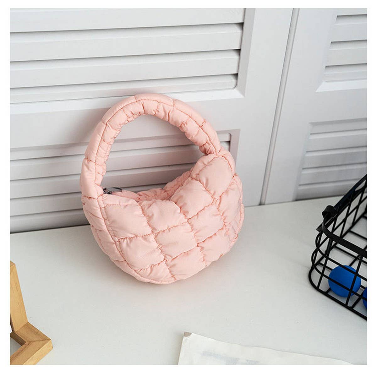 Stylish Plaid Puffy Cloud Handbag  Mini Tote_CUAB00506