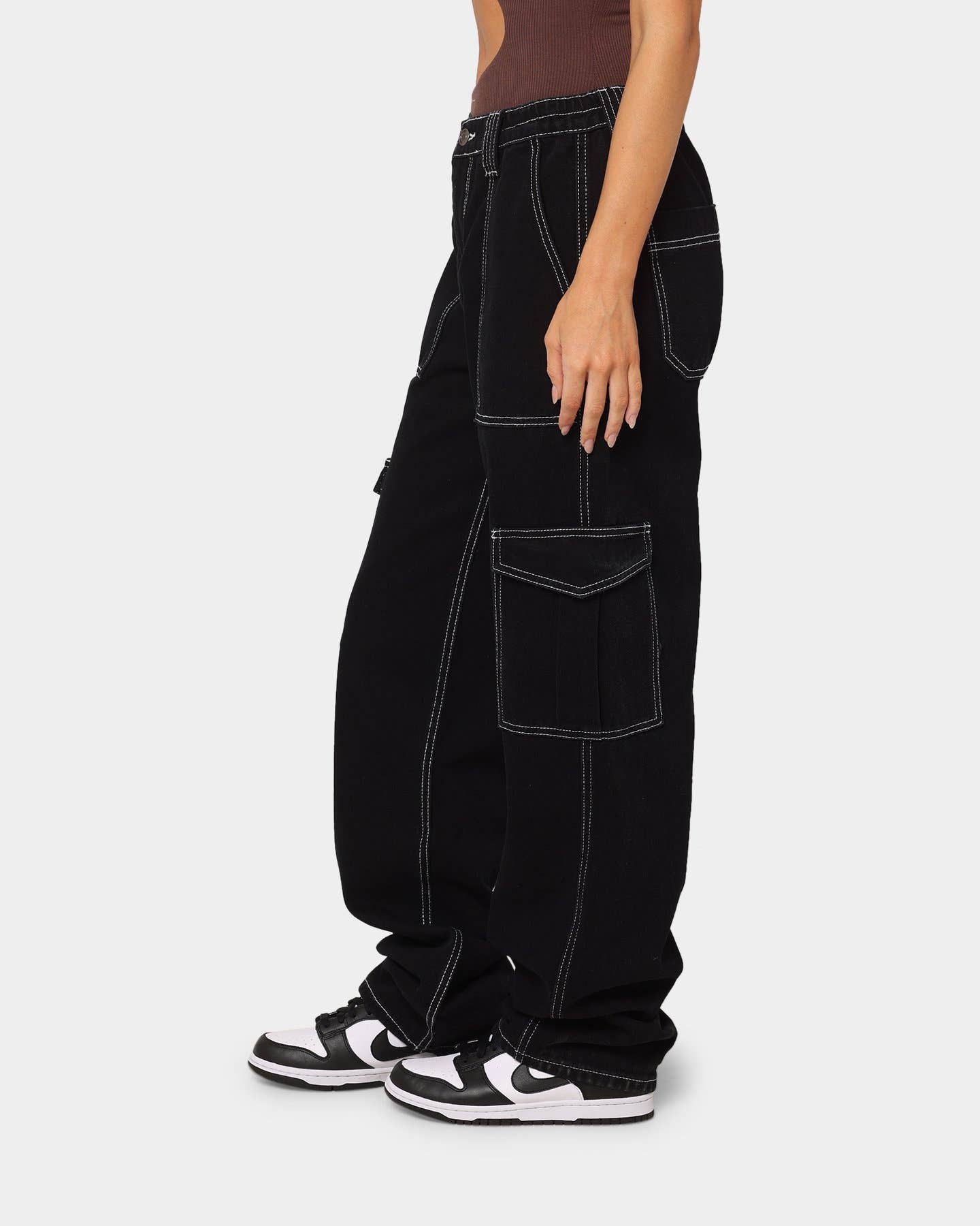 HIGH-WAISTED ELASTIC-WAISTBAND BAGGY CARGO JEANS